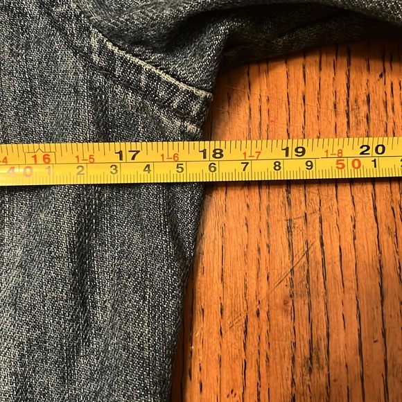 Like new Liz Claiborne button down denim jacket - Picture 8 of 15